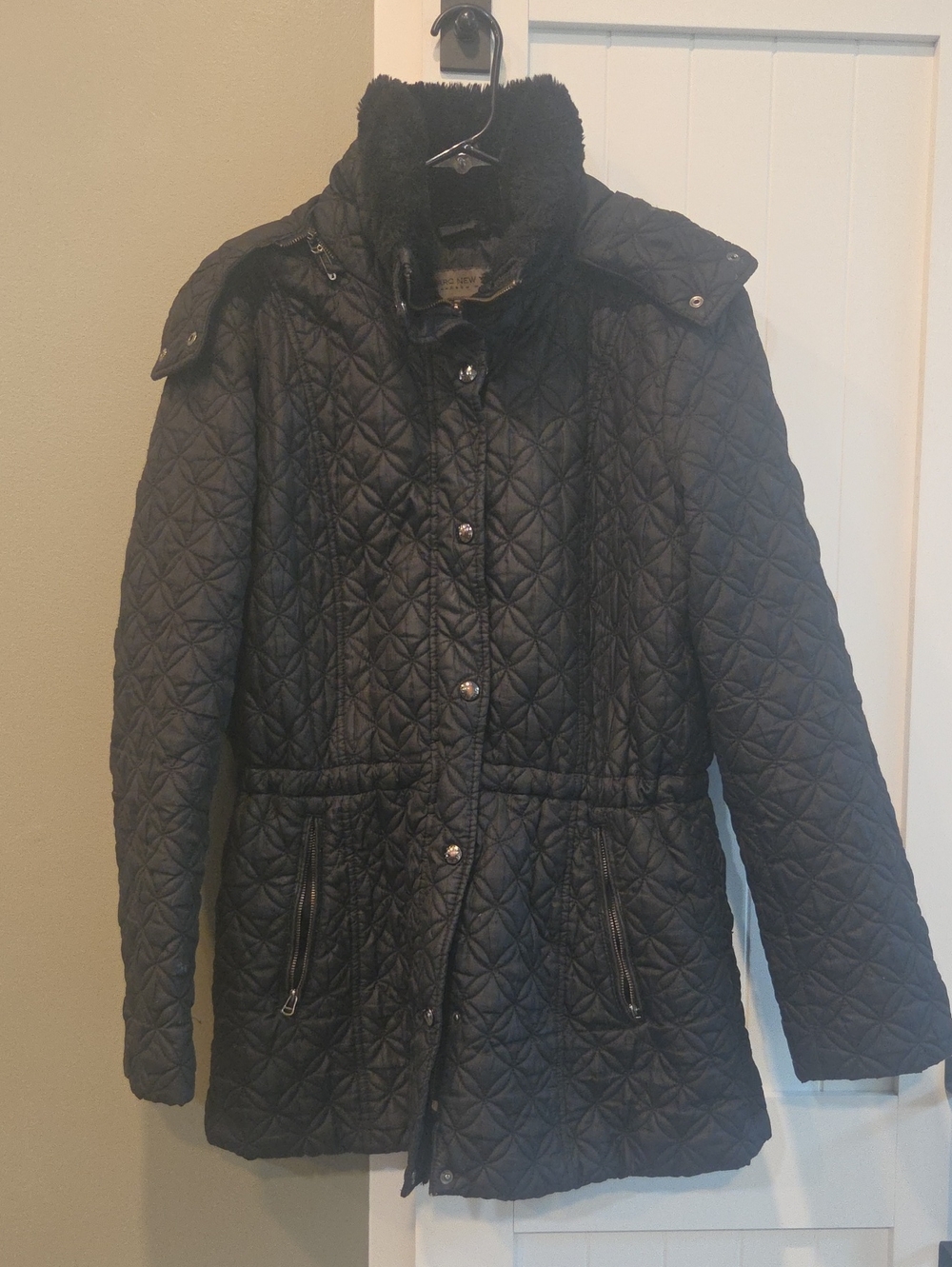 Marc New York Black Quilted Puffer Jacket with Faux Fur Trim - Picture 1 of 12